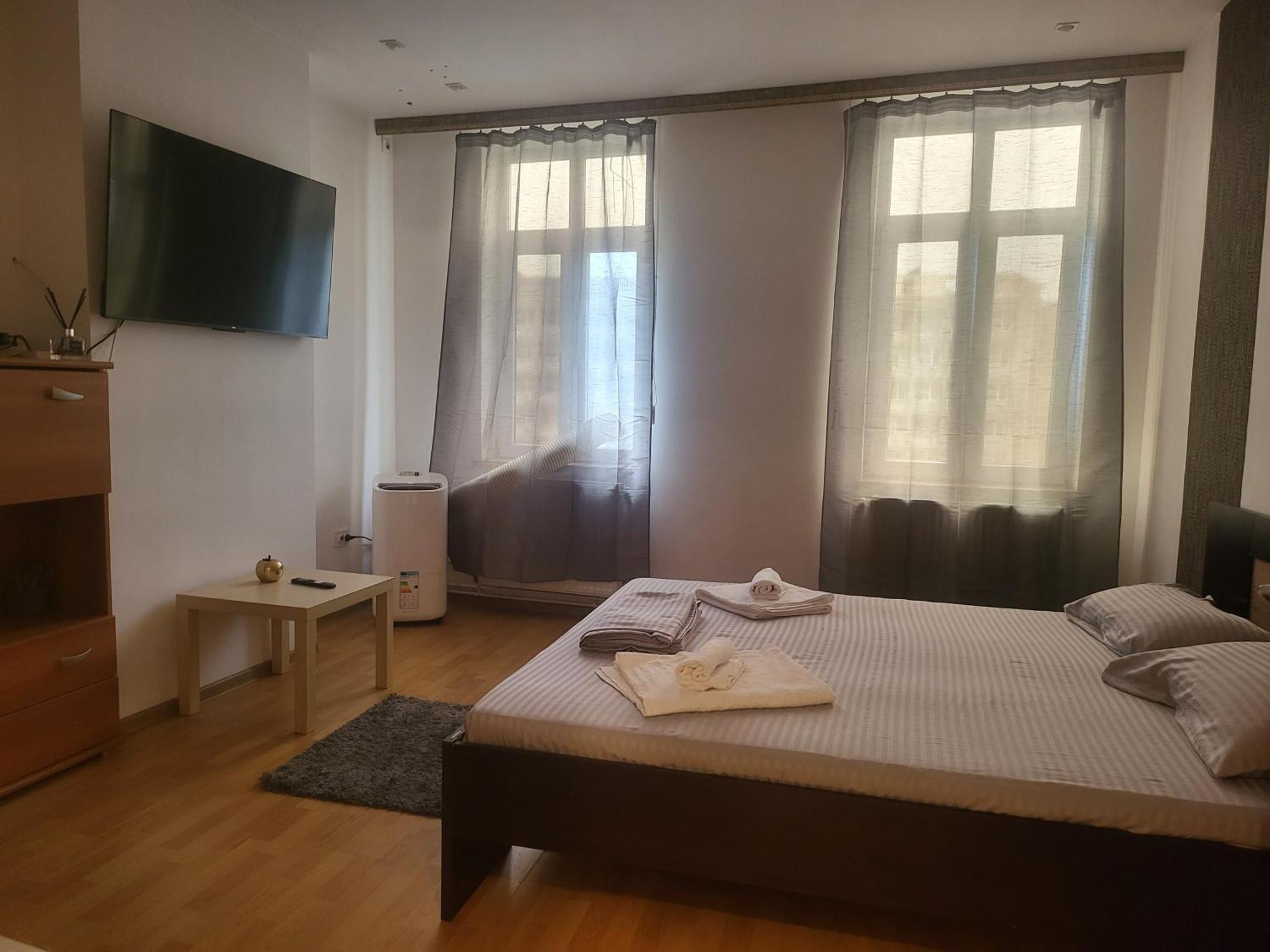 Aparthotel Yanis 布加勒斯特 外观 照片